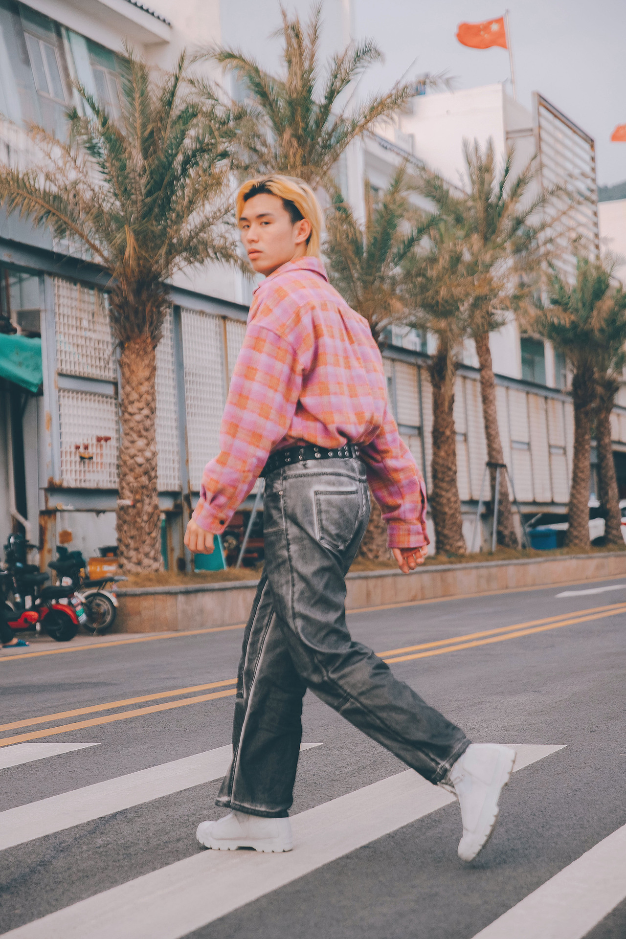 人像摄影 男生写真 伪日本男生穿搭时尚杂志风街拍风格