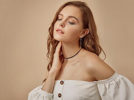 耳环模特图拍摄 装饰品拍摄  女士耳环拍摄图