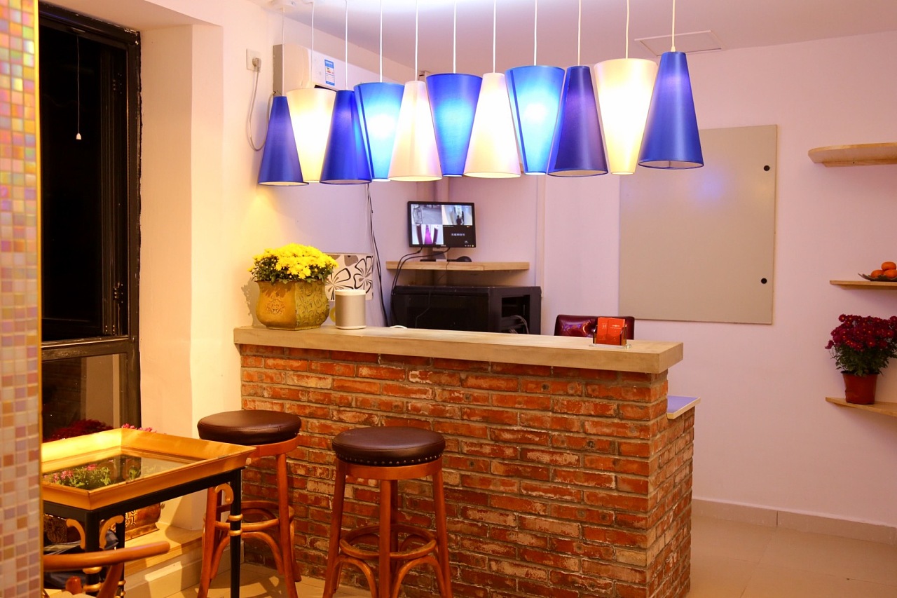 己未公寓〕前台