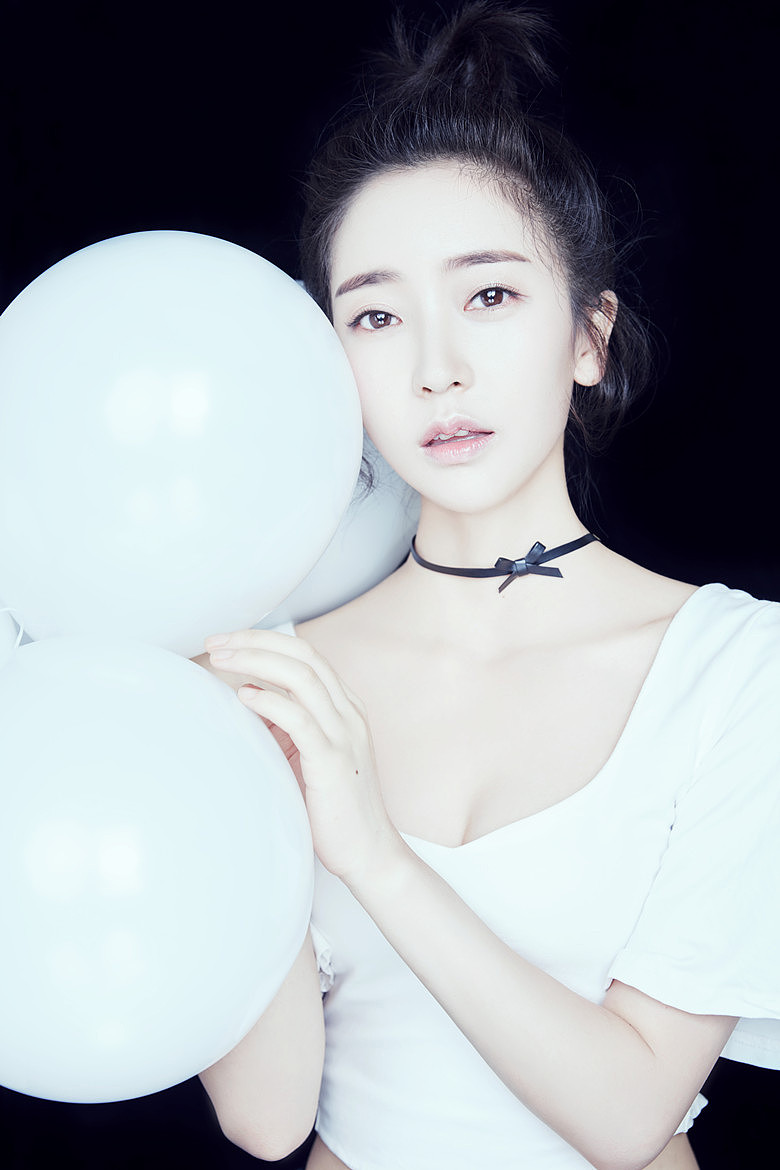 艺人费伟妮（图ZMTA2NzkzMDY4） - 人像摄影 - 站酷设计师漂白狗原创素材 - 站酷ZCOOL