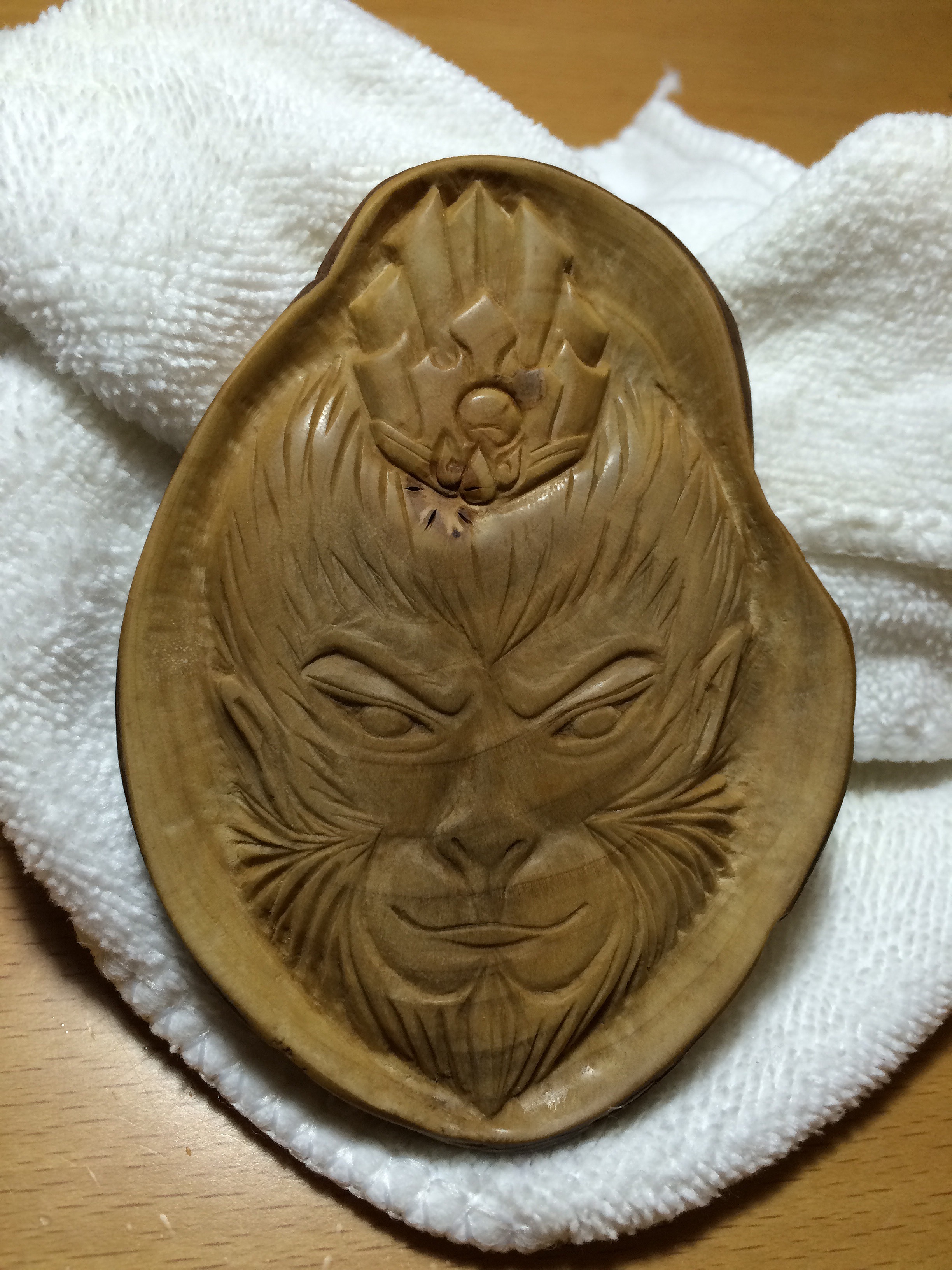 胡杨木雕刻---大圣