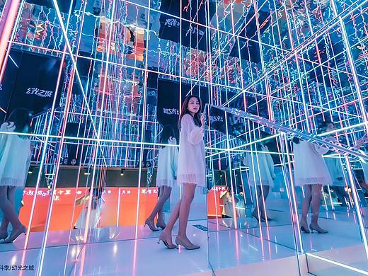 2020全新网红科技馆模式《幻光之城》