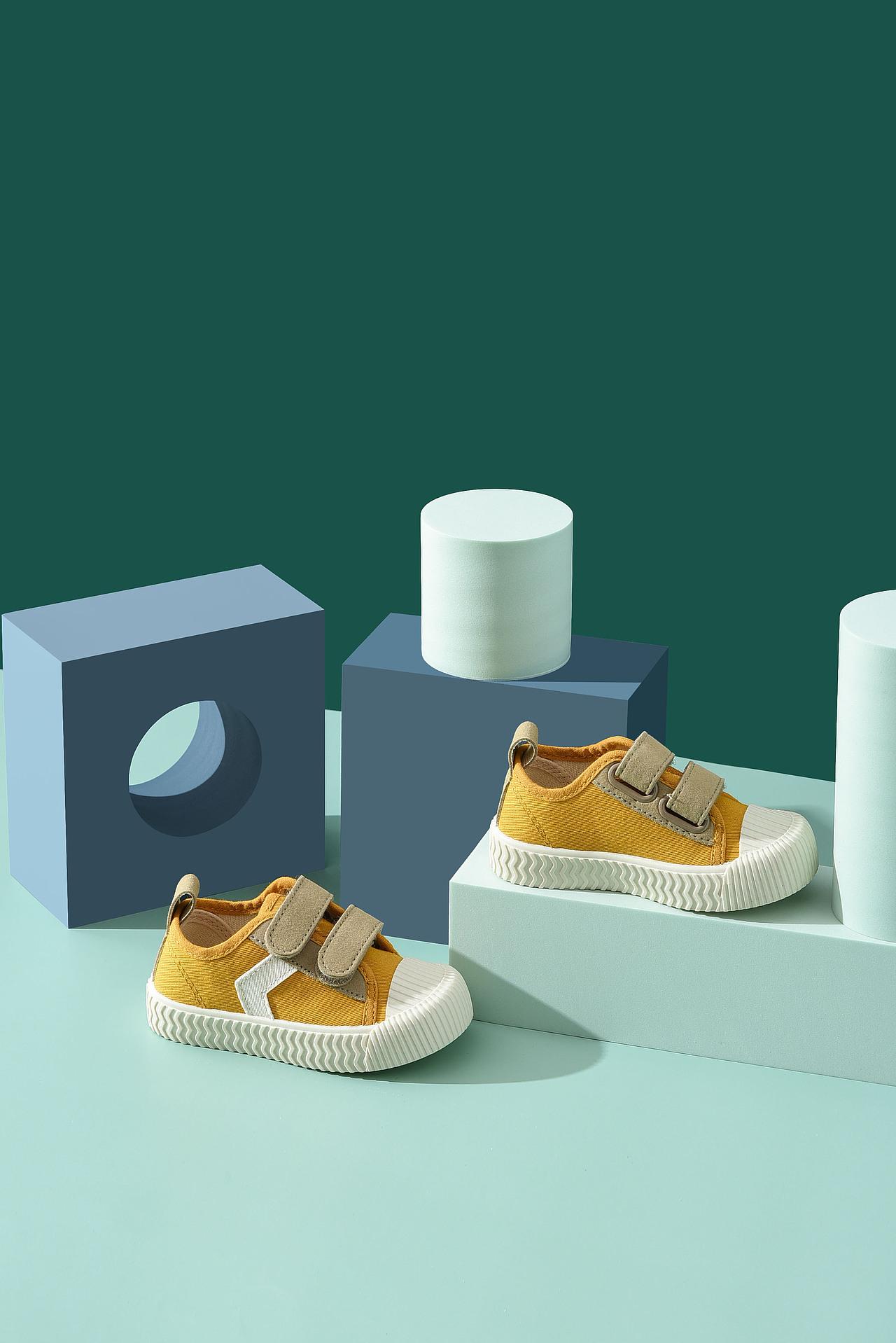 童鞋（图ZMjA5MzE4OTEy） - 产品摄影 - 站酷设计师熊才章原创素材 - 站酷ZCOOL