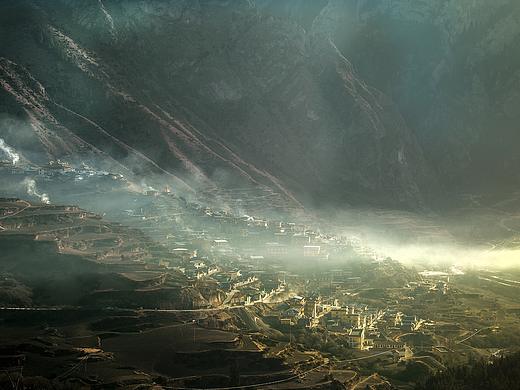 晨曦中的扎尕那