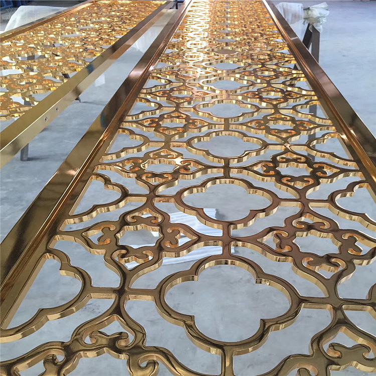 别墅客厅雕刻铝艺花格屏风现代装饰