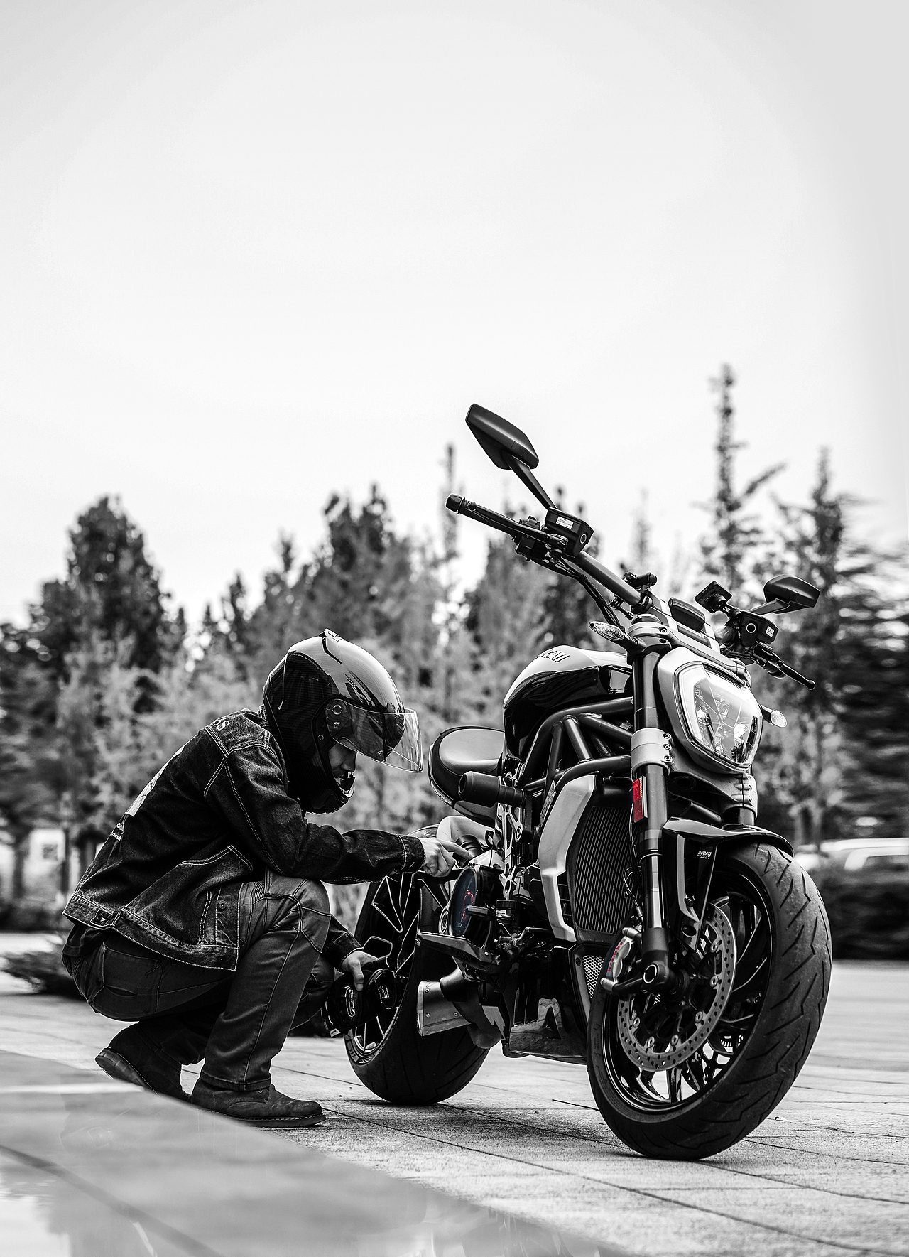 机车骑士的日常-杜卡迪大魔鬼