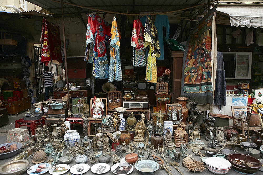 即将消失的 东台路古玩街