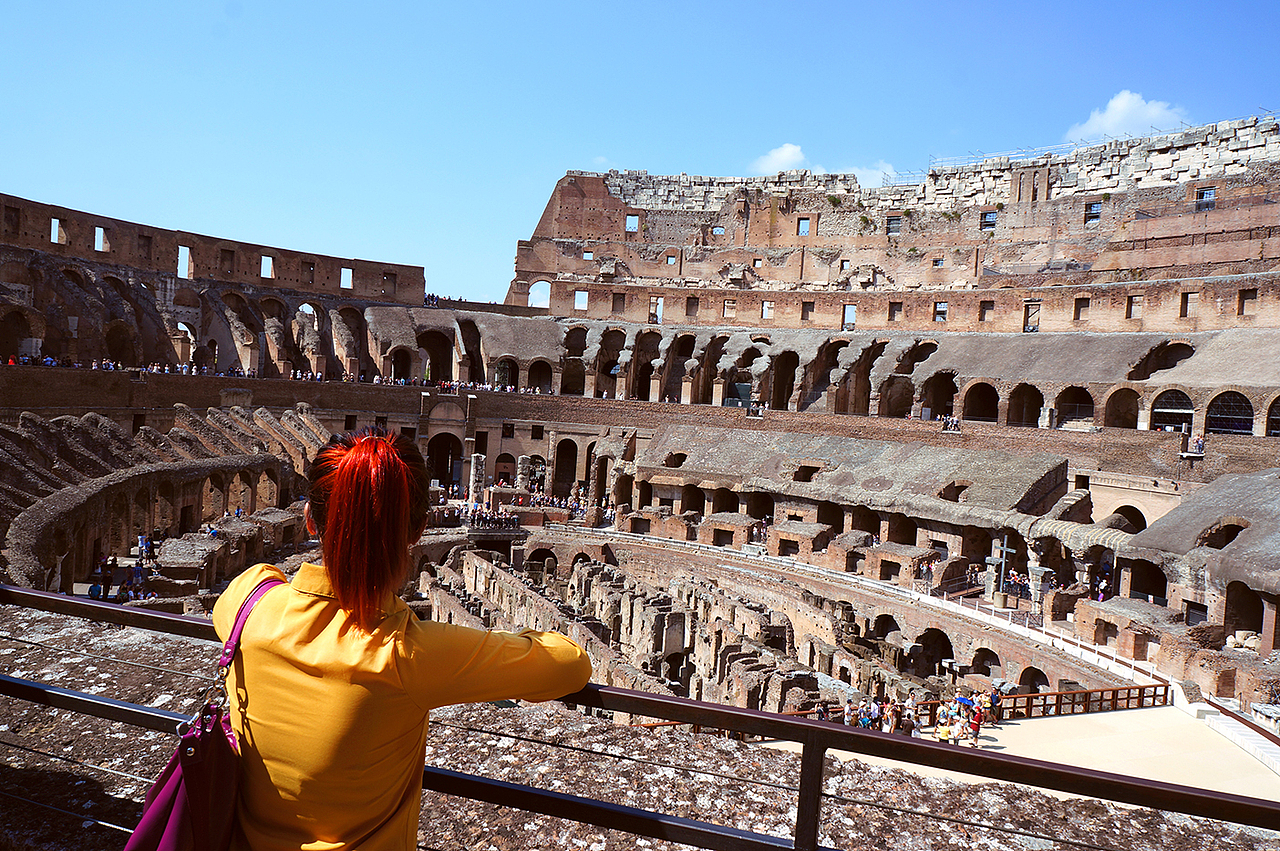 楼主的红毛又亮了,那天太阳很大。。。楼主整个晒黑了,就不上正脸了= =|
