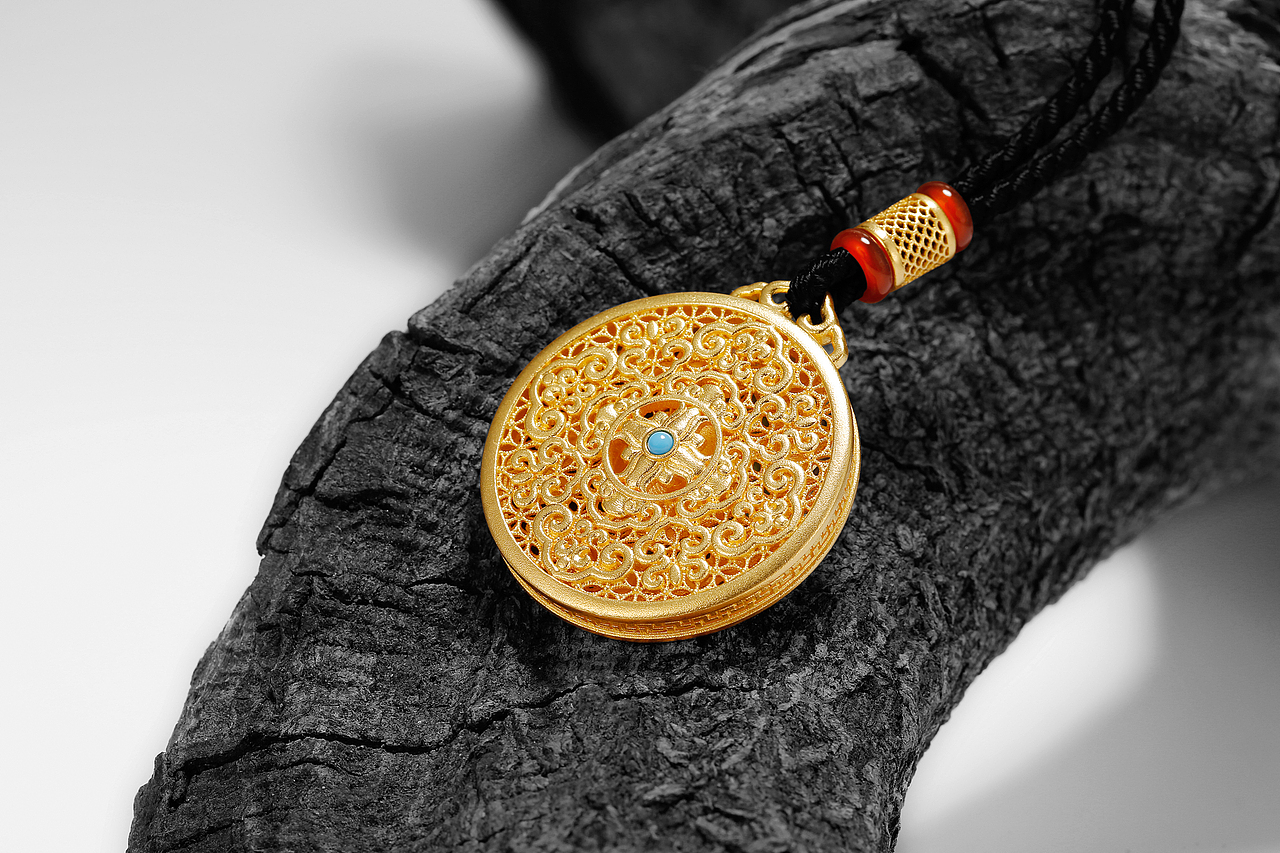 素与简-非遗古法黄金花丝工艺产品摄影-珠宝首饰场景