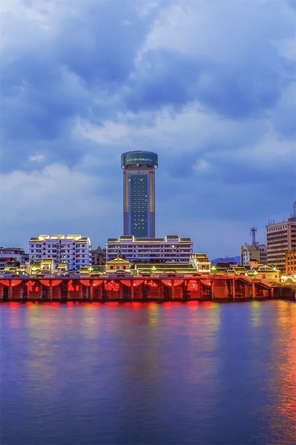 梅州夜景（图ZMjY1NDcxMjA=） - 环境/建筑摄影 - 站酷设计师ljc332原创素材 - 站酷ZCOOL