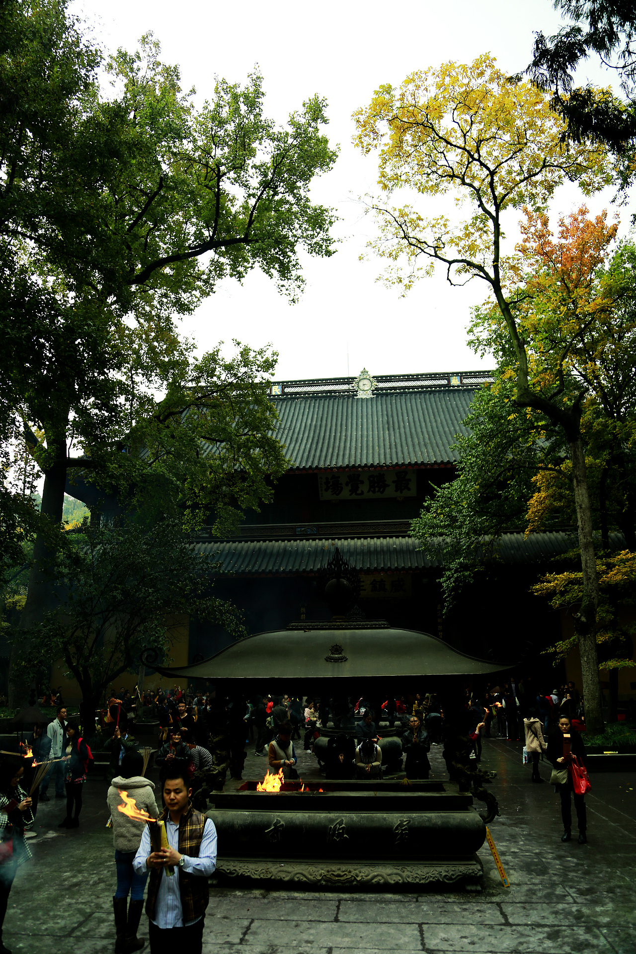 摄影 | 杭州灵隐寺里的大佛,看一次治愈一次