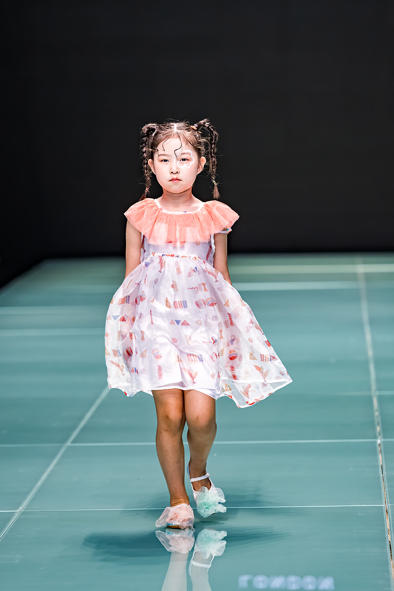 ESMOD北京 x I LOVE BYYING 2020S/S新品发布会（图ZMTc3NjMxNTc2） - 儿童服饰 - 站酷设计师都文明原创素材 - 站酷ZCOOL