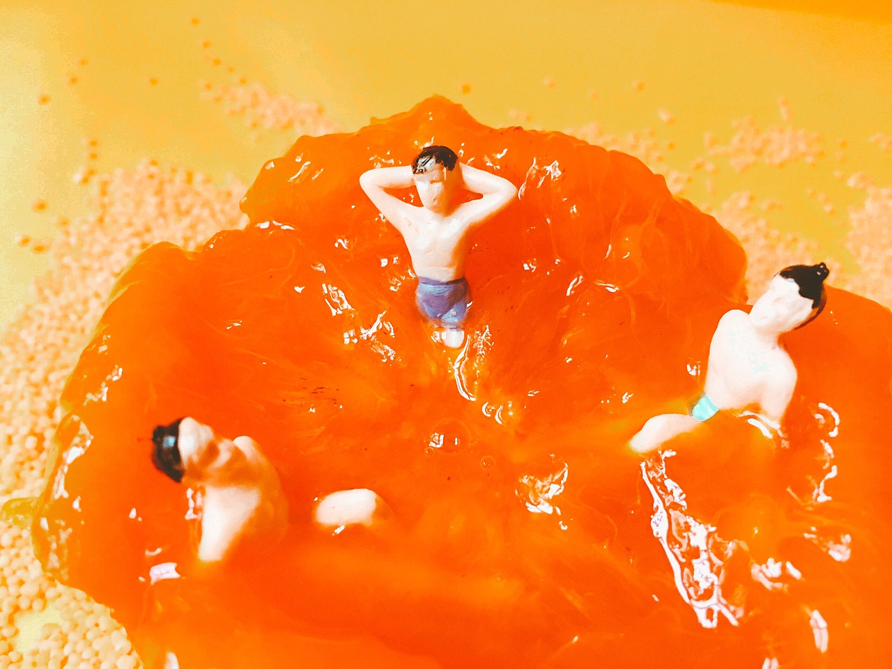 奇妙的小人世界-柿子红了