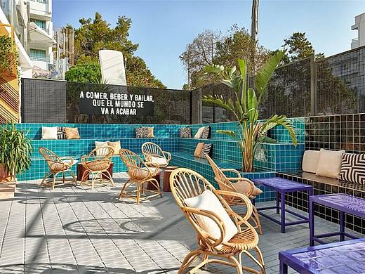 成都酒吧设计丨三色混搭配地中海风情元素，使空间融合自然丨川颂装饰