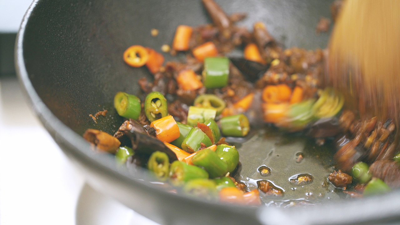 《味蕾时光》 肉粒干锅土豆片