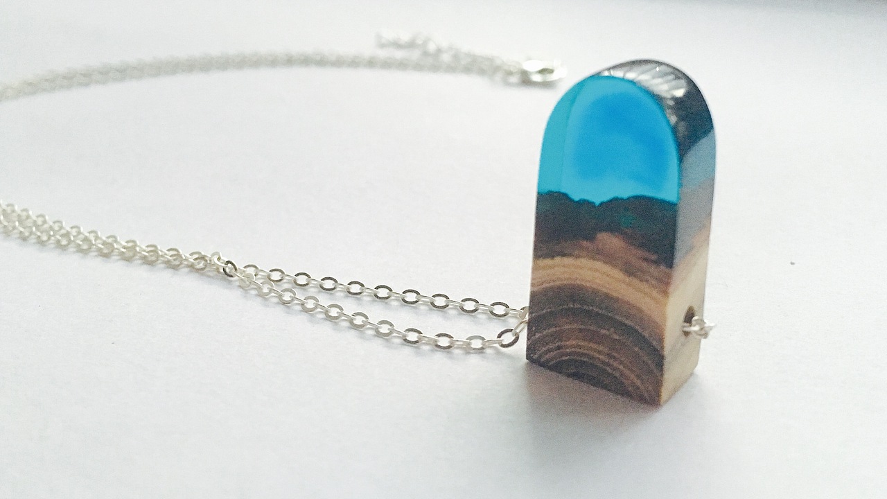 克生——树脂与木首饰设计《青出于蓝》系列