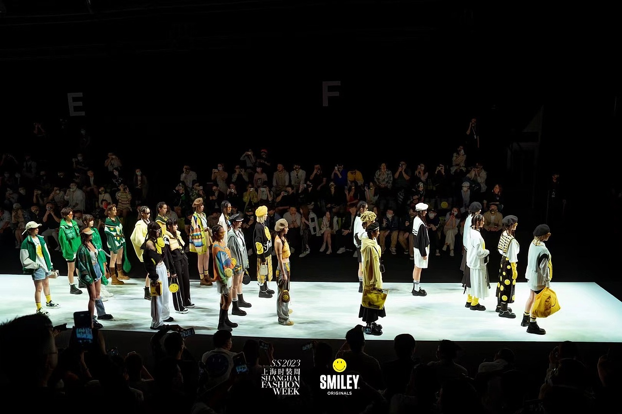 2023上海时装周春夏发布会（图ZMzE3NDc2NDQ0） - 时尚/艺术摄影 - 站酷设计师摄影师周一鸣原创素材 - 站酷ZCOOL