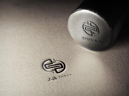 党的诞生地 — 上海