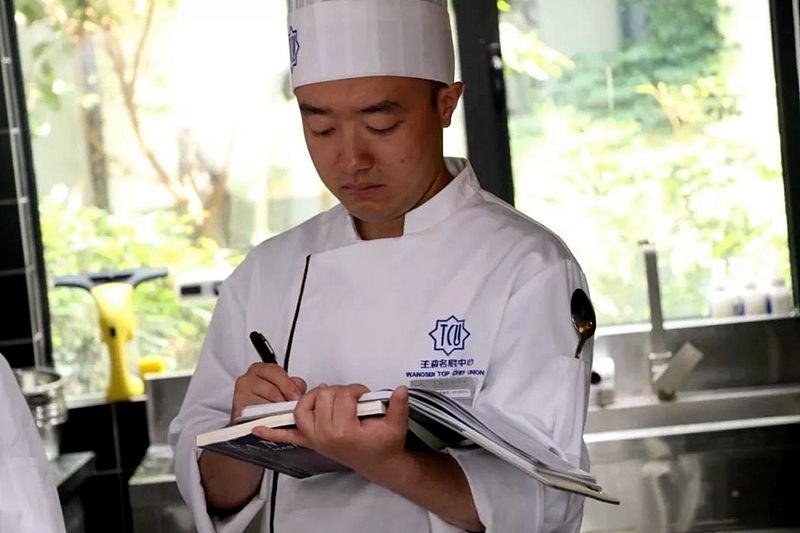 法式甜点研修三个月班课堂场景（图ZMTI3MzQzMjY4） - 其他 - 站酷设计师王森名厨学院原创素材 - 站酷ZCOOL