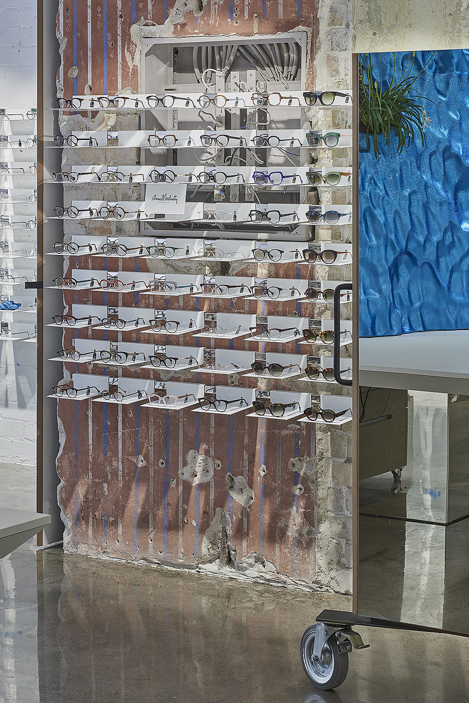 Friends & Frames眼镜店