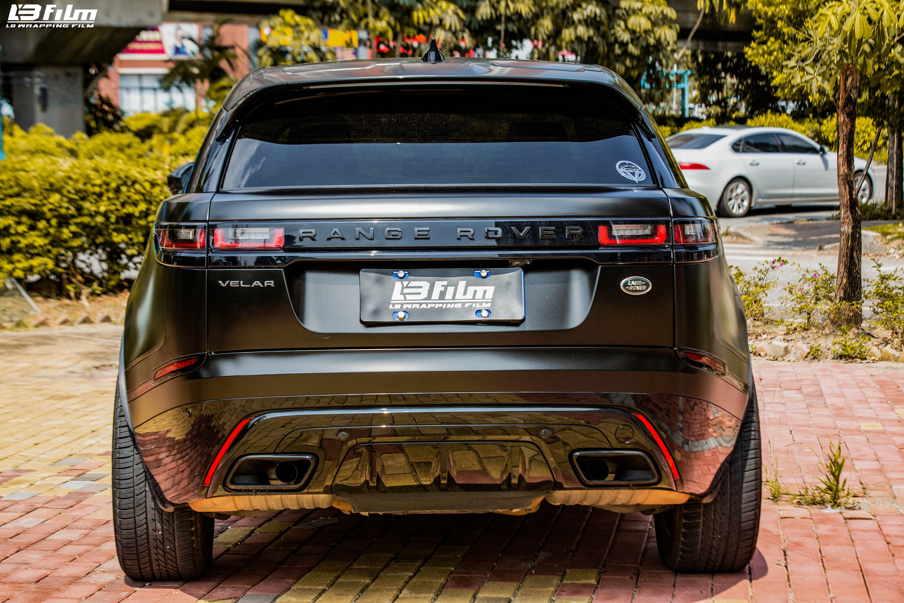 路虎星脉-电光金属黑