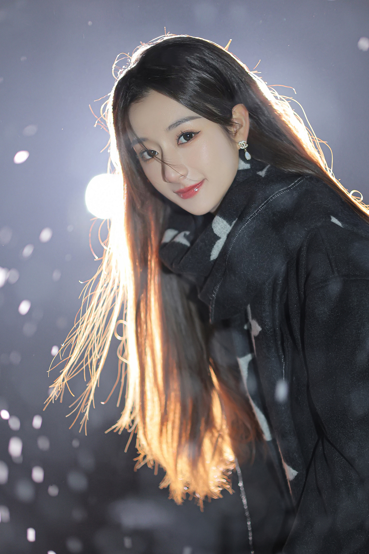 冷fufu富贵大小姐风｜夜景写真🌃（图ZMjg4ODk3NDY0） - 人像摄影 - 站酷设计师白兔糖写真馆原创素材 - 站酷ZCOOL