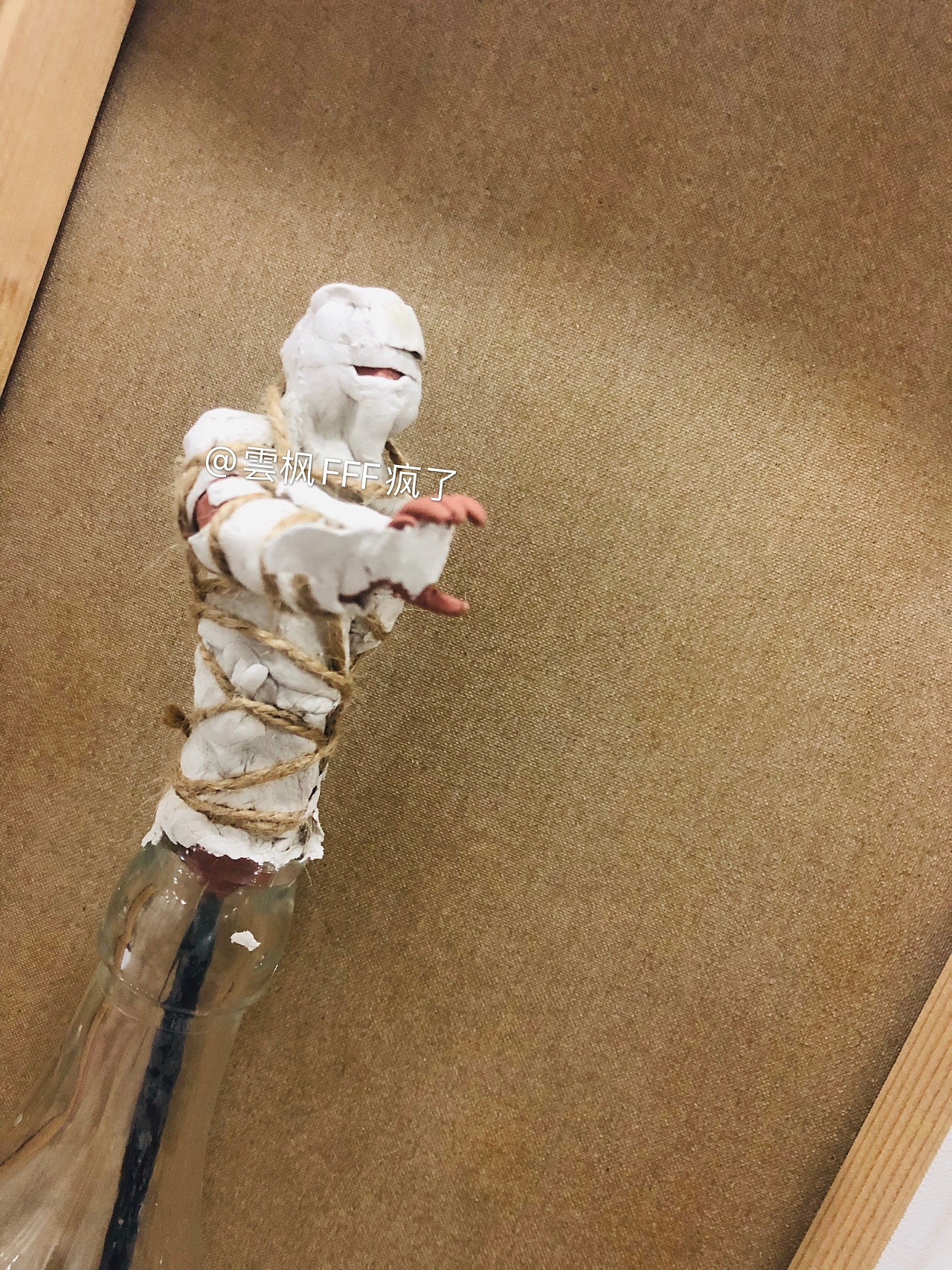 综合材料雕塑"束缚"