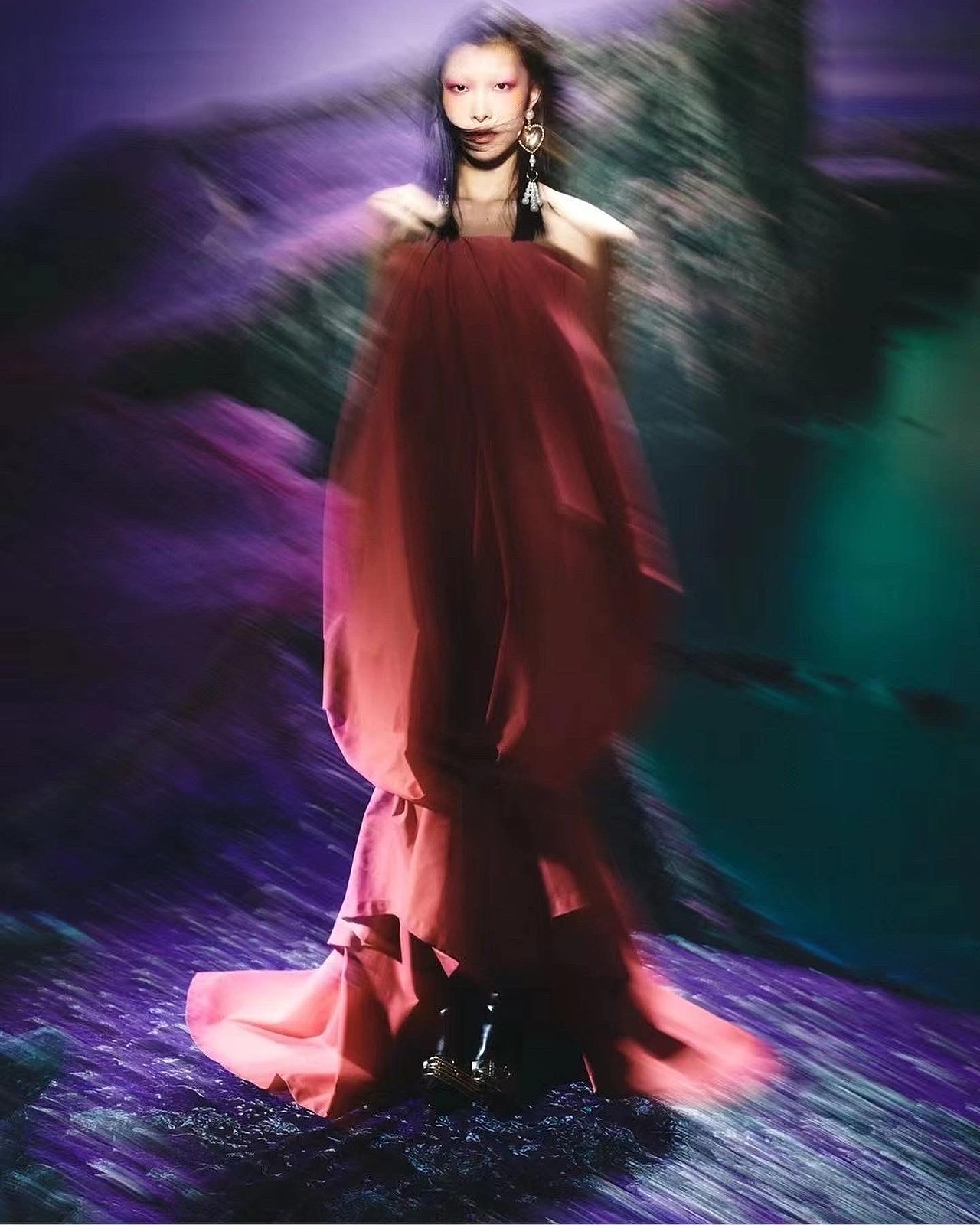 沉静下的暗涌（图ZMjg2NTIzNjU2） - 时尚/艺术摄影 - 站酷设计师小山蕉_卡西亚酱原创素材 - 站酷ZCOOL