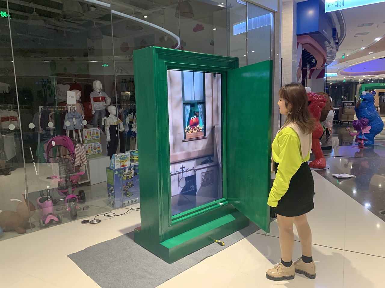 网红任意门出租任意门厂家打开门看到不同风景互动装置