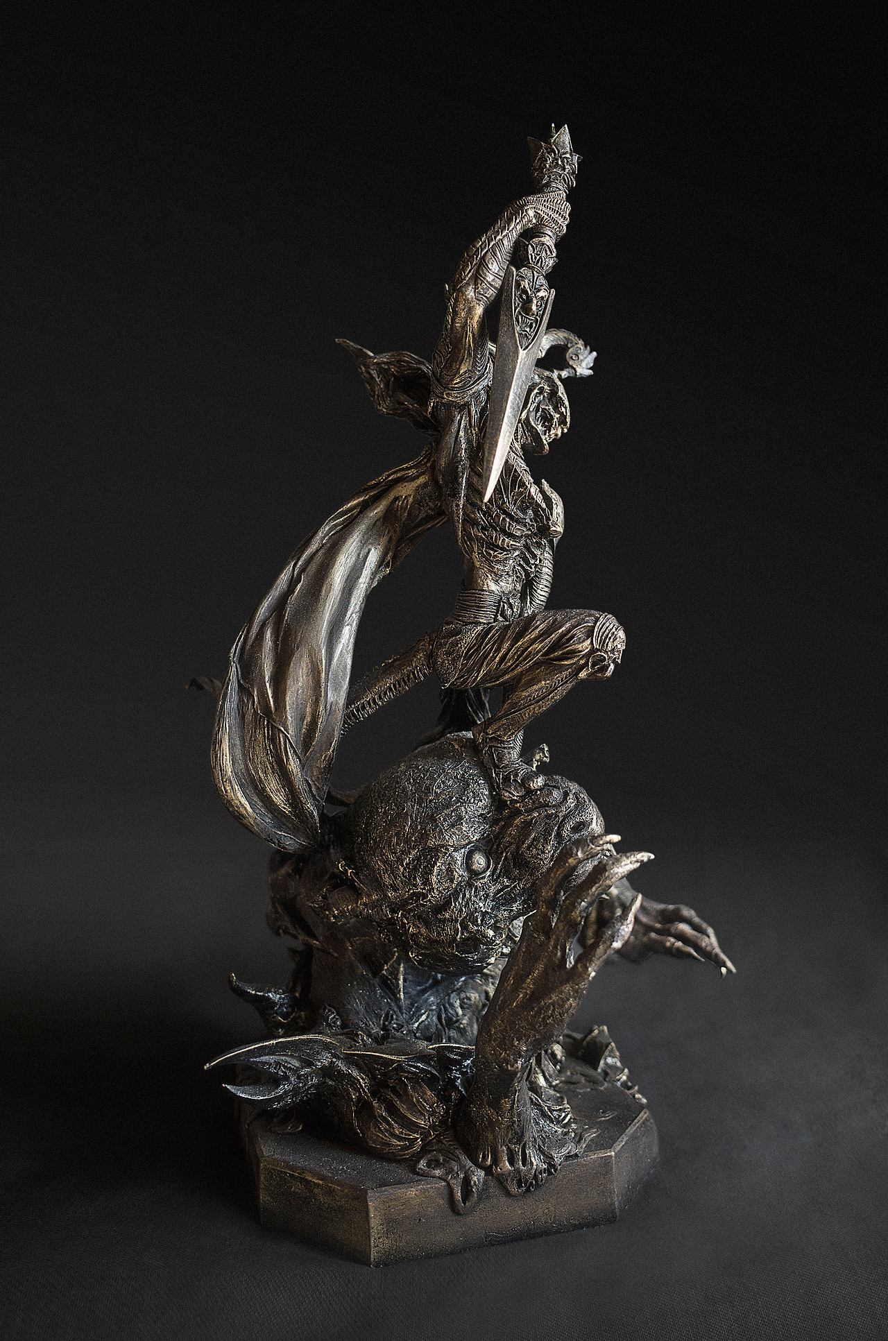 阿鼻（原型做作：刘天才）