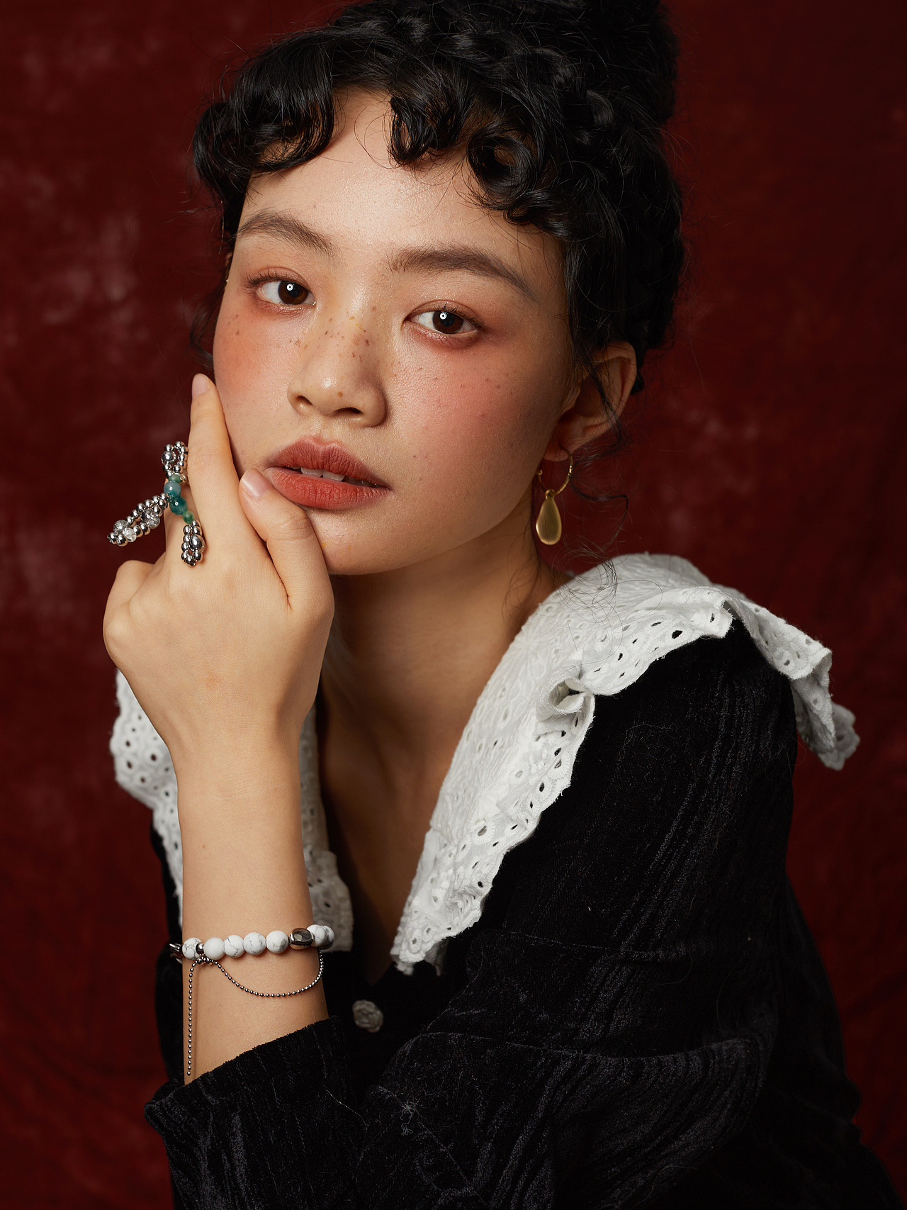 NO SOLUTION/复古原创设计师品牌饰品拍摄（图ZMjc3ODM0NjIw） - 人像摄影 - 站酷设计师Chengzee原创素材 - 站酷ZCOOL