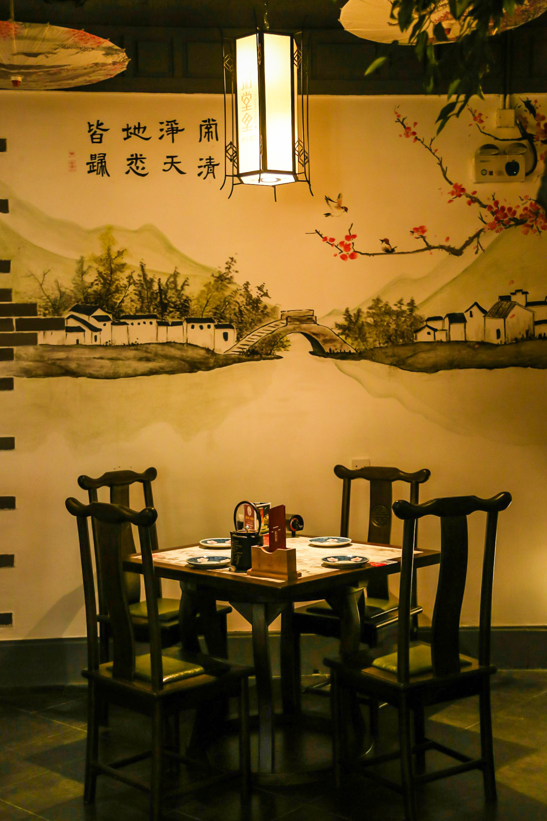贵阳墙画公司-贵阳壁画公司-餐厅主题墙绘-背景墙手绘
