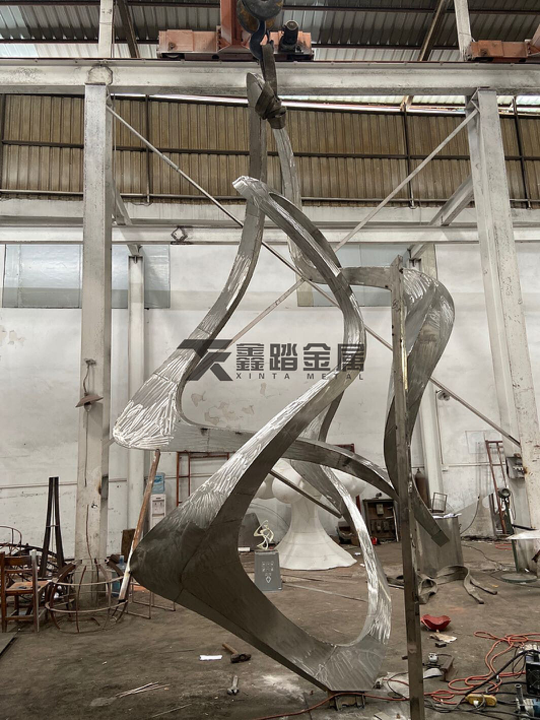 不锈钢飘带雕塑、模型-骨架-成型制作工艺流程实物图
