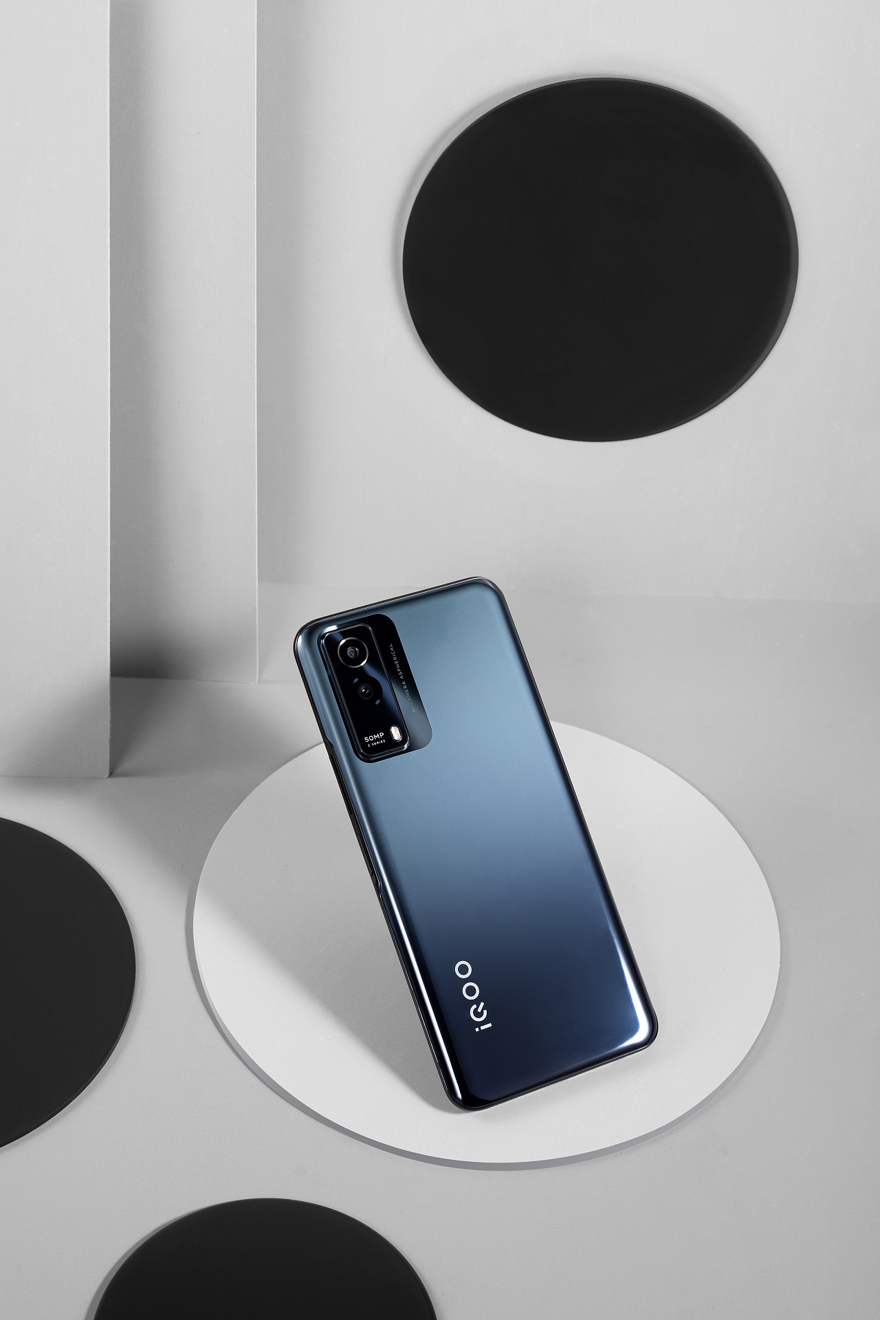 iqoo z5x丨透镜黑