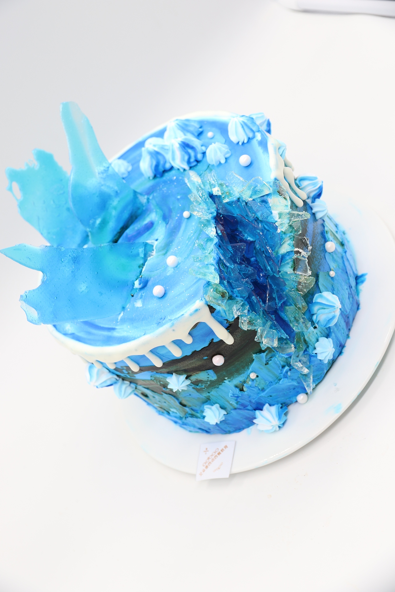 郑州艾朵堡西点西餐学校制作晶石蛋糕