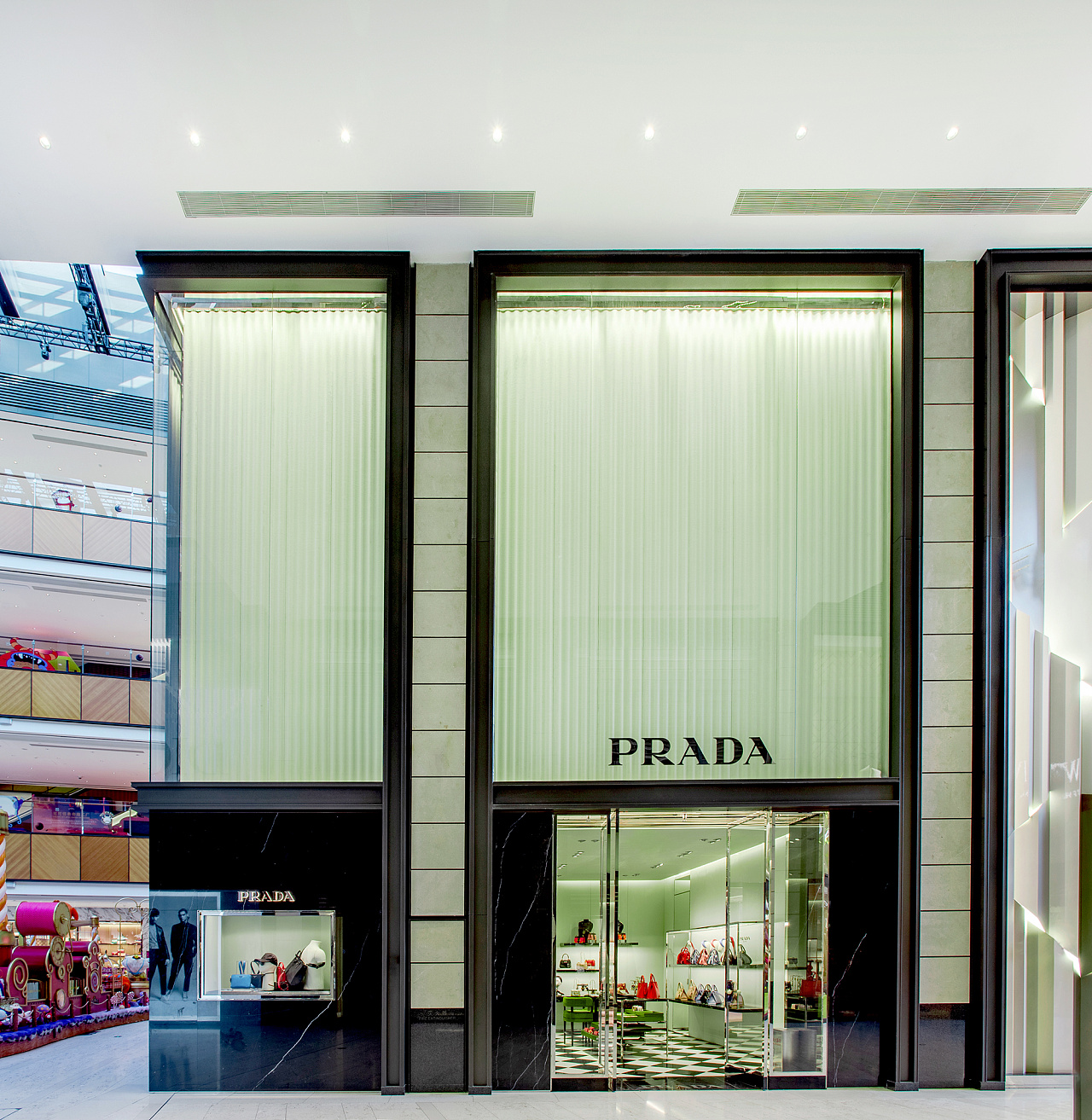 prada北京王府中环店