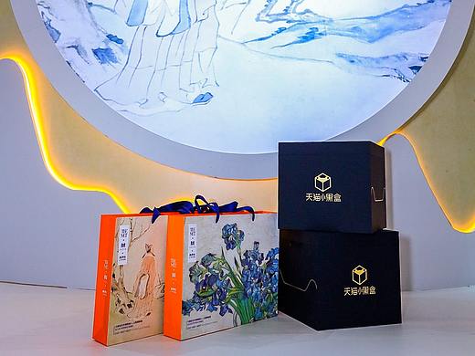 来伊份logo温情入驻《两个人的世界》，“食”力治愈“沪漂”一族