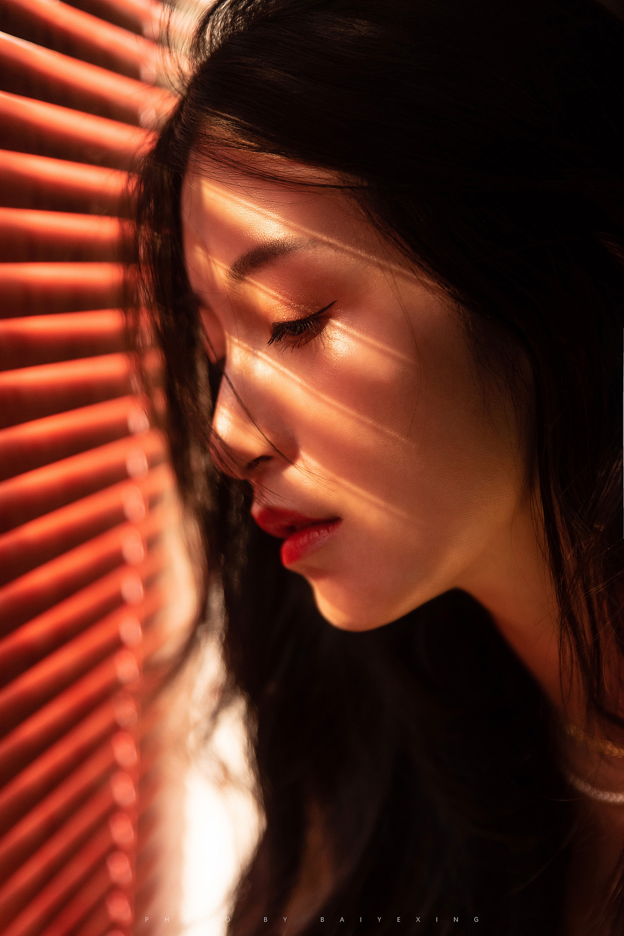 酒红色的梦（图ZMjI1NTM5Mjcy） - 人像摄影 - 站酷设计师白夜行原创素材 - 站酷ZCOOL