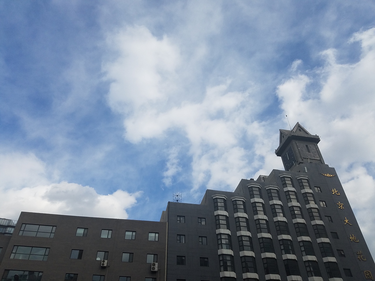 三月的手机街拍（图ZNzM5NzYwMzY=） - 其他摄影 - 站酷设计师FilAment原创素材 - 站酷ZCOOL