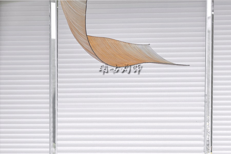 渐变色飘带灯 光影丰富空间层次感