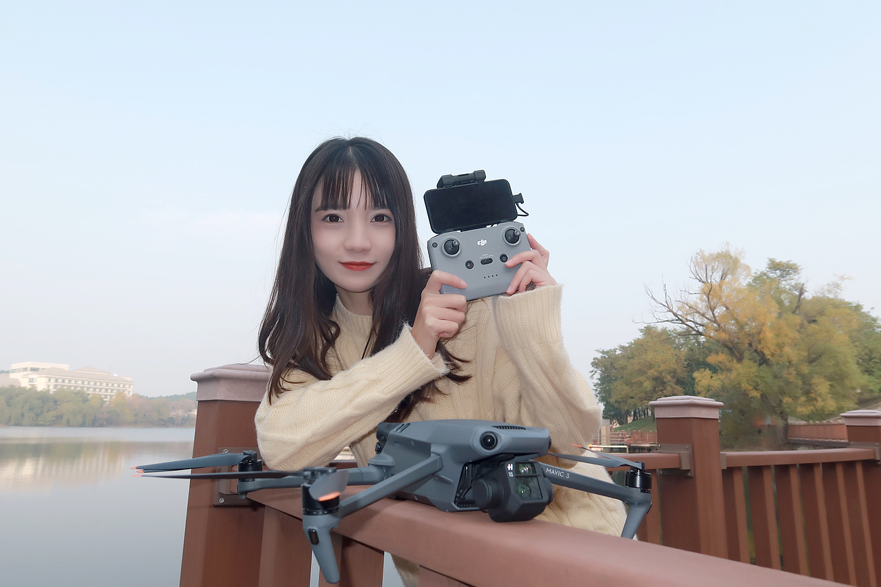 大疆magic 3（圖ZMjc2Njk4NjUy） - 產(chǎn)品攝影 - 站酷設(shè)計(jì)師一顆皮劃艇原創(chuàng)素材 - 站酷ZCOOL