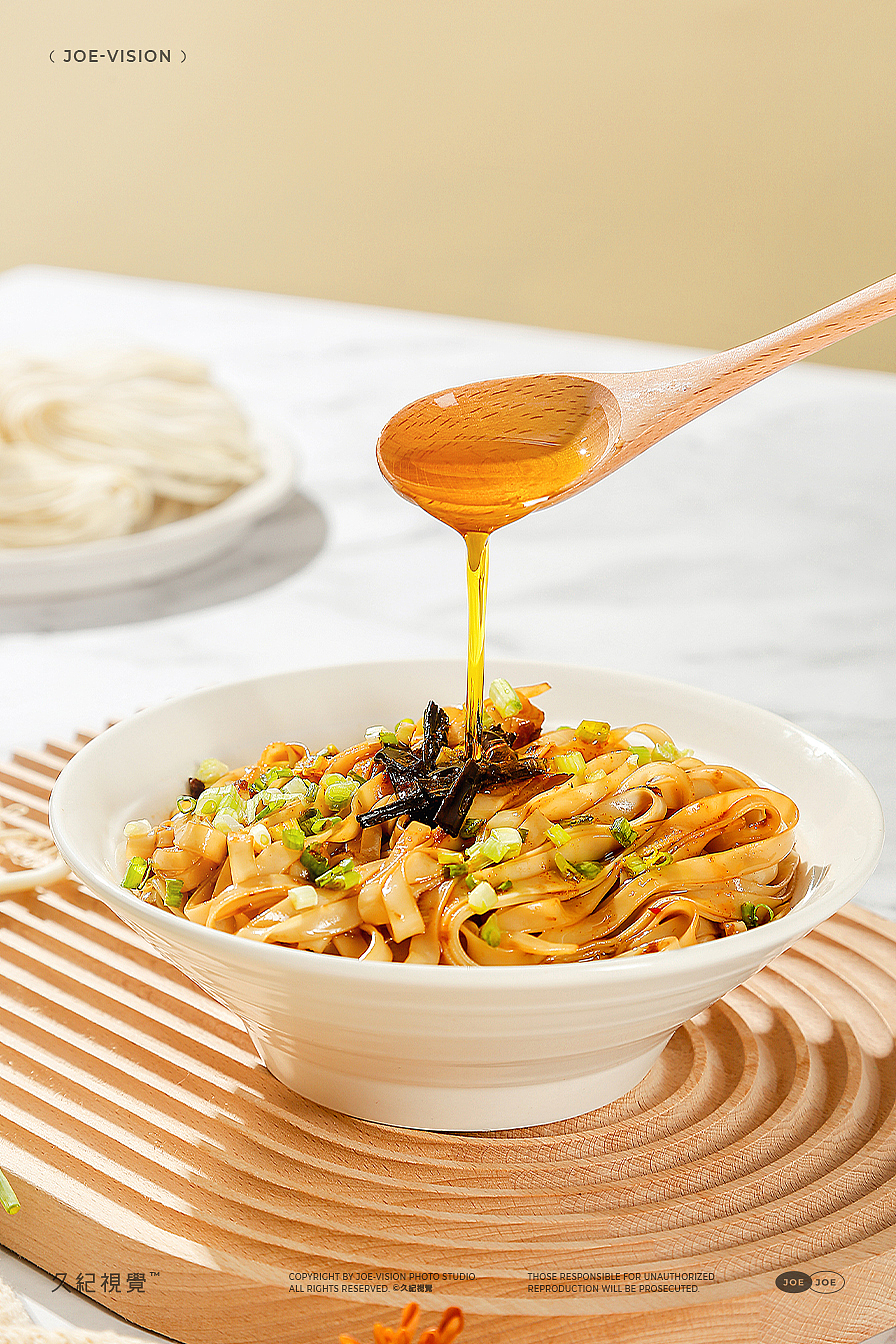美食摄影『葱油拌面｜西北味』X JOE VISION（图ZMjg5Njc5ODY4） - 美食摄影 - 站酷设计师南京久纪视觉摄影原创素材 - 站酷ZCOOL