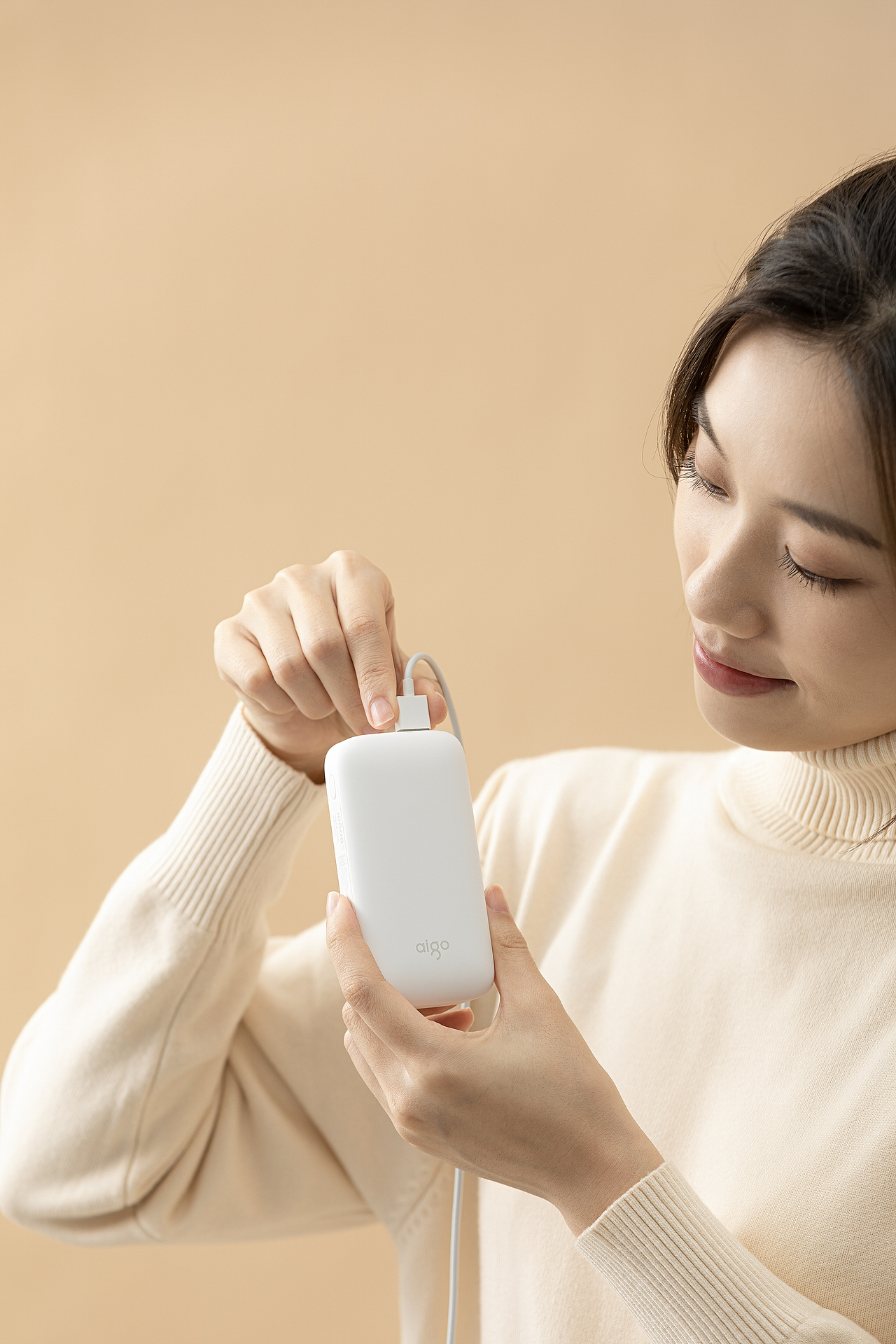 品牌案例丨aigo 爱国者 10000mAh 快充移动电源（图ZMjM0ODk3OTg4） - 产品摄影 - 站酷设计师白底图原创素材 - 站酷ZCOOL