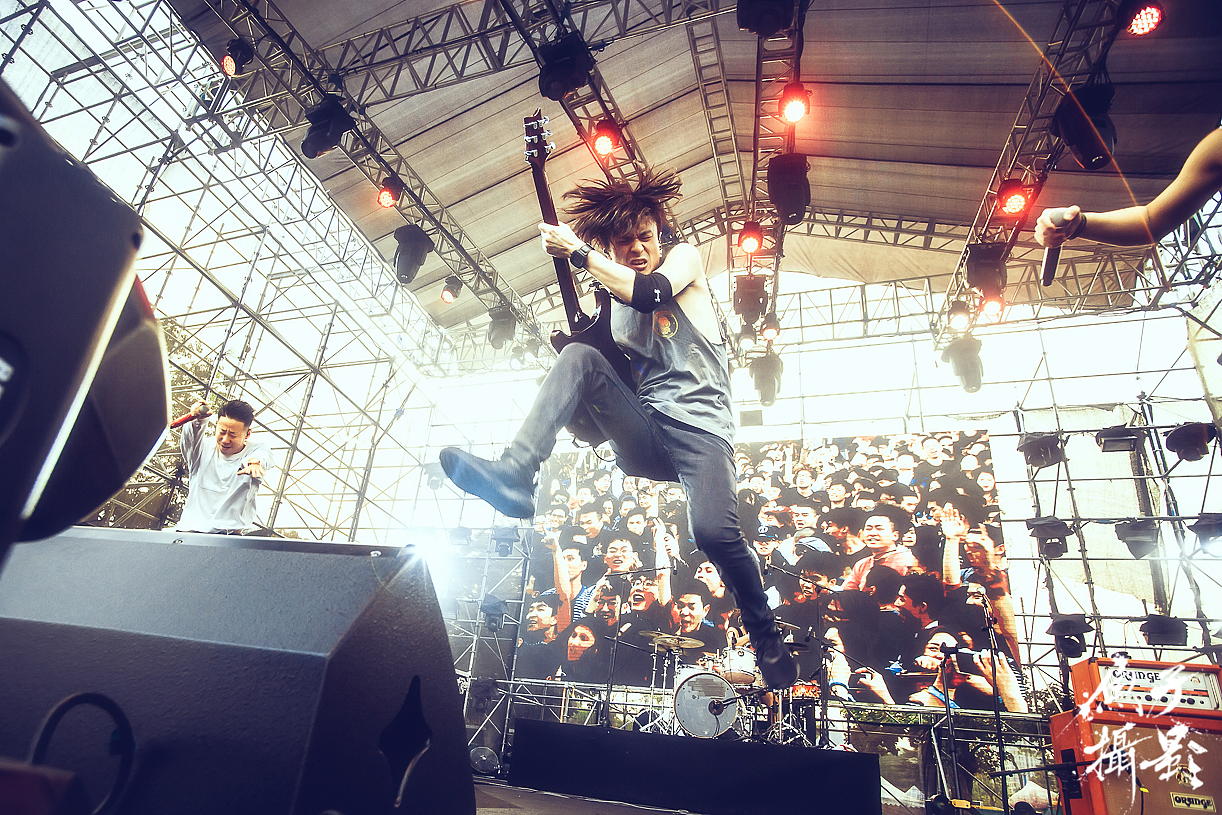 鱼子记录·2017.12.30~21.31，深圳迷笛音乐节。（图ZMTAxNzcyMjY0） - 人文/纪实摄影 - 站酷设计师鱼子yuzi原创素材 - 站酷ZCOOL