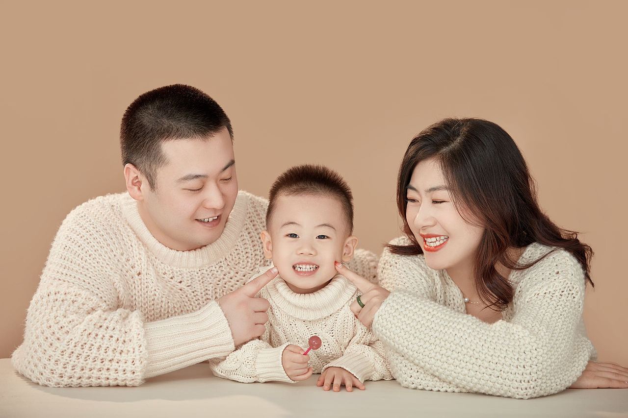 一家三口（图ZMzA0ODMzMDY4） - 儿童插画 - 站酷设计师蒋刀石头布原创素材 - 站酷ZCOOL