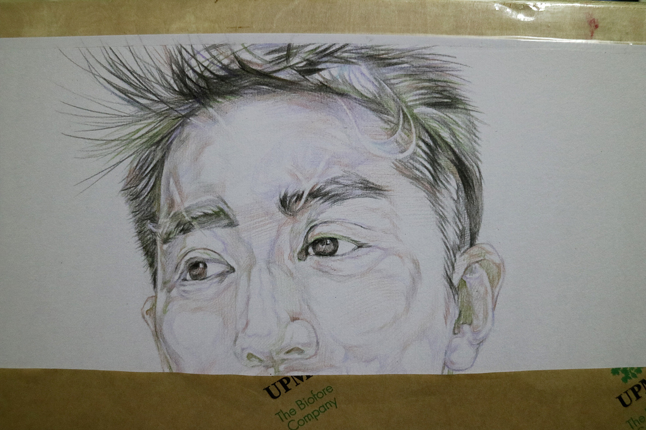 头发和五官的刻画