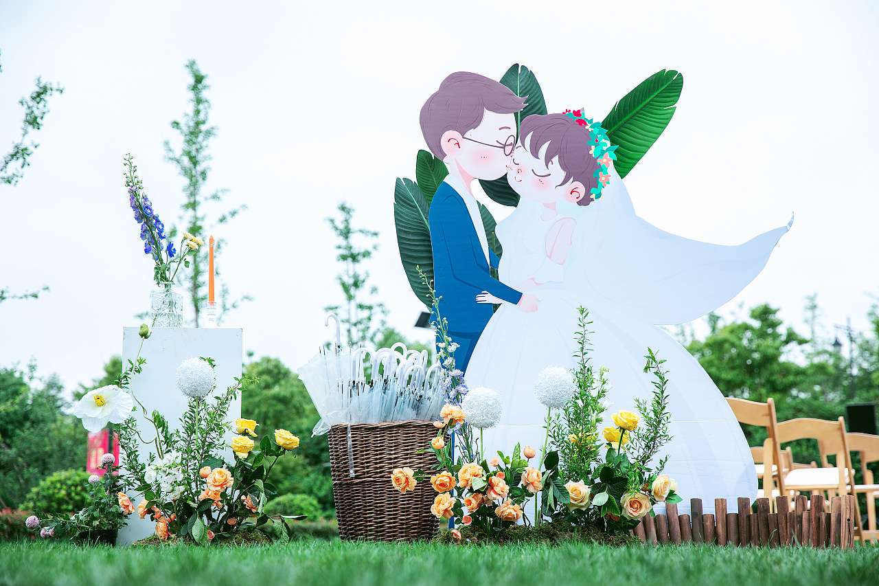 5月草坪婚礼小插画