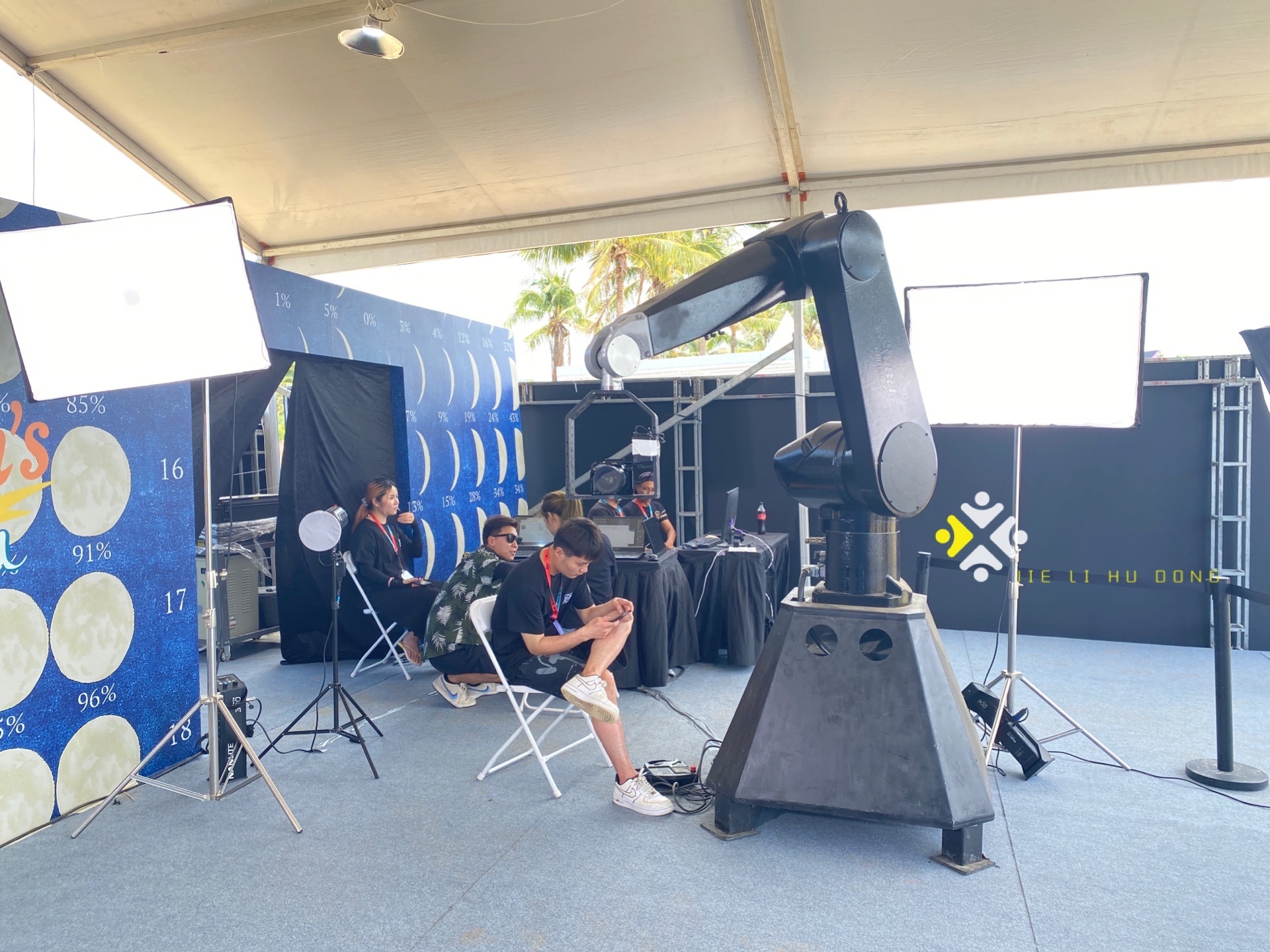 创意互动拍照格莱美红毯机械臂艺术拍照装置