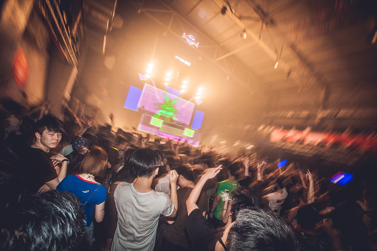 深圳电音party【Red Bull Mad House VOL.2】（图ZNDg3MTEyMTY=） - 人像摄影 - 站酷设计师xubin1123原创素材 - 站酷ZCOOL