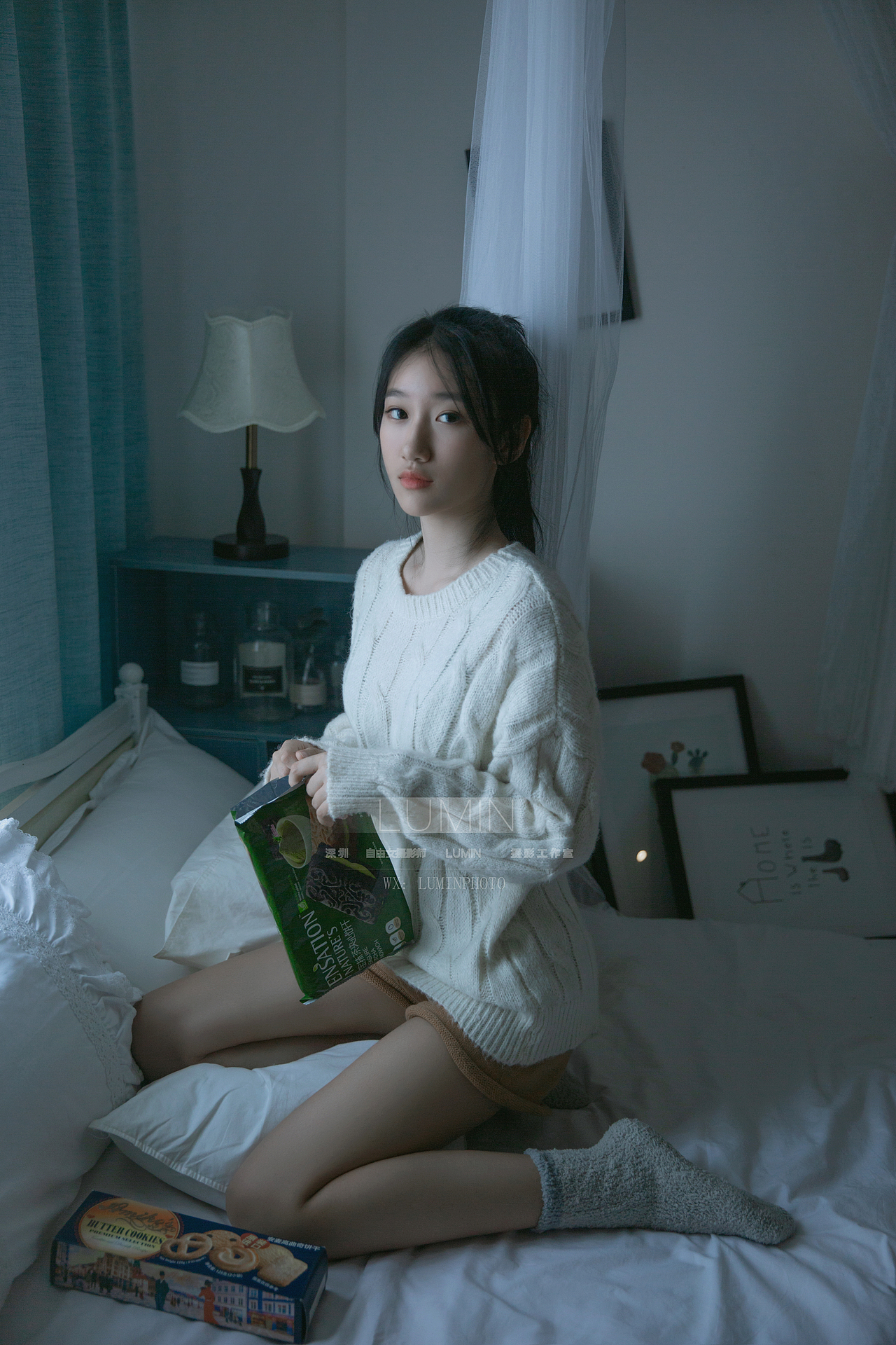 居家毛衣写真 暗调情绪写真 深圳（图ZMjI4MjkyNzA4） - 人像摄影 - 站酷设计师深圳女摄LUMIN原创素材 - 站酷ZCOOL